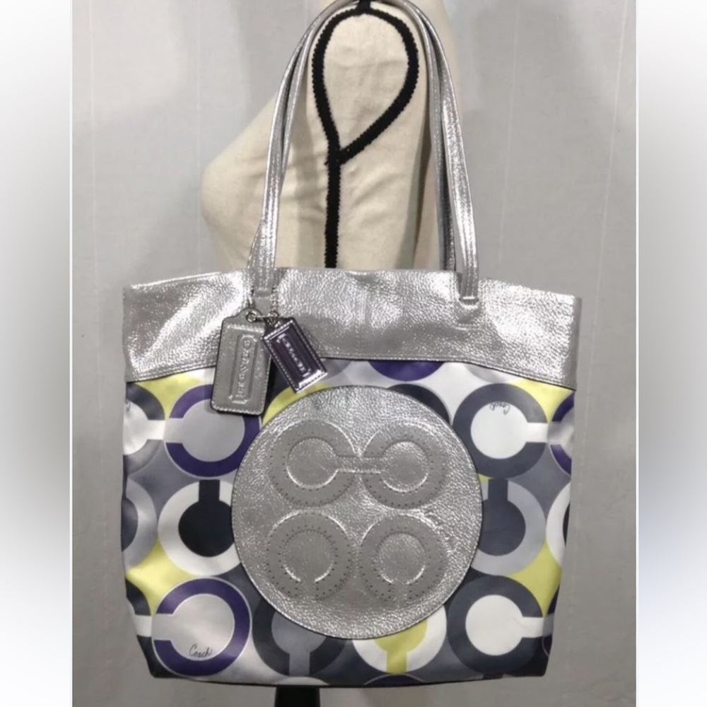 COACH Julia OP Art Signature Large Sateen Tote with Two Hangtags 2010 - EUC